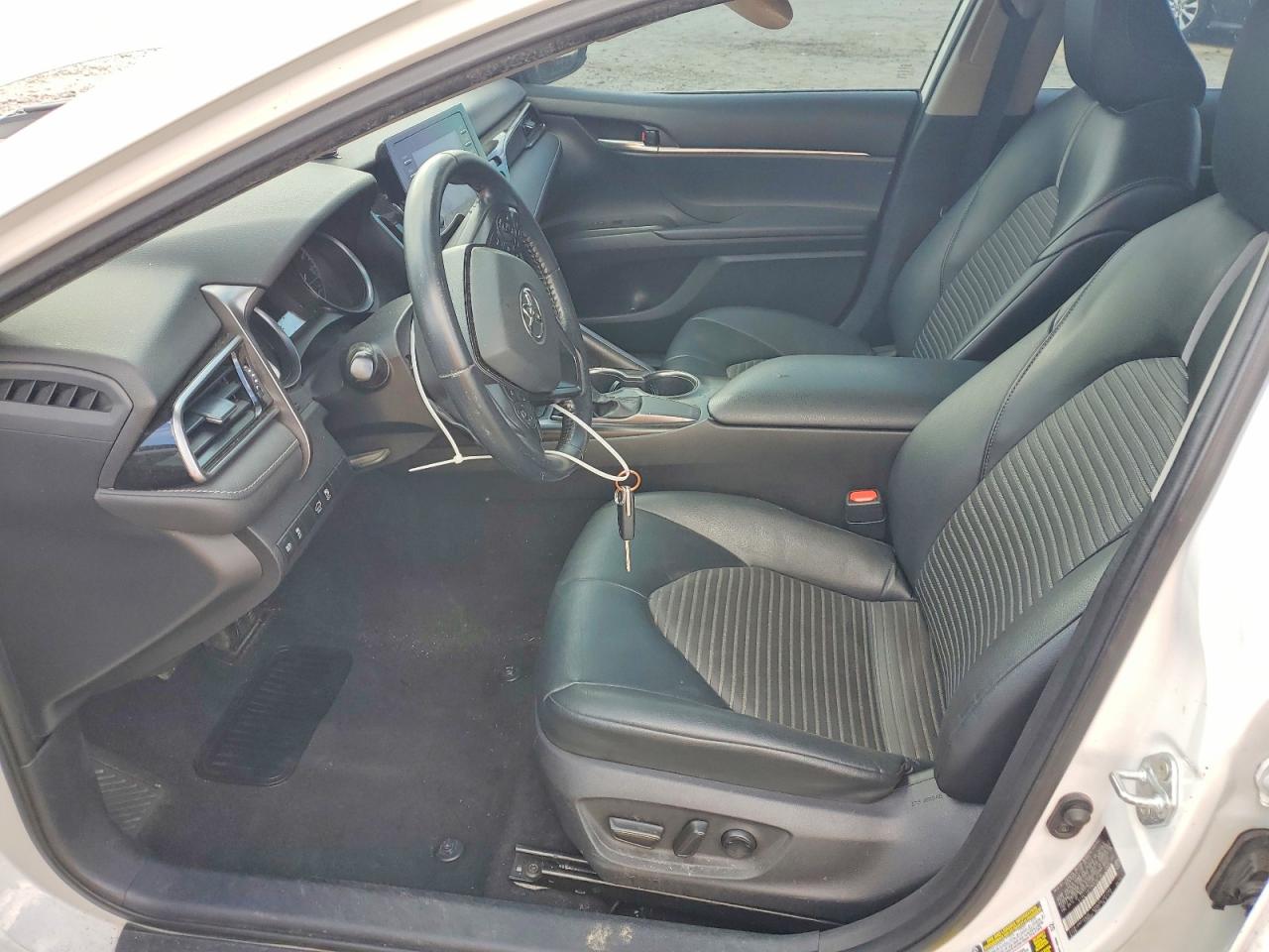 2021 TOYOTA CAMRY SE photo 7