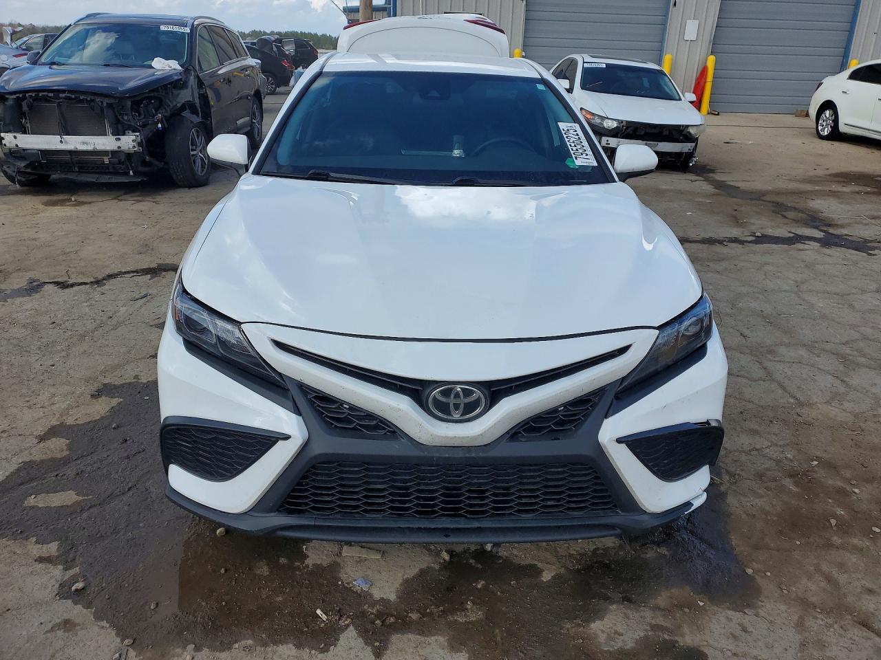 2021 TOYOTA CAMRY SE photo 5