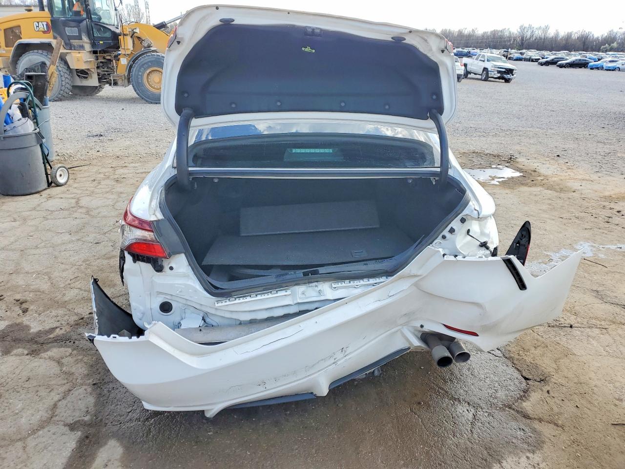 2021 TOYOTA CAMRY SE photo 6