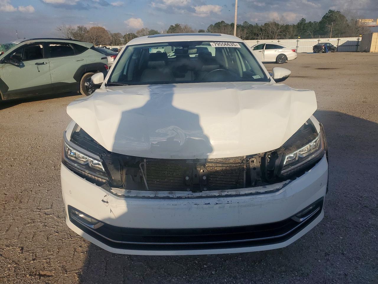 2018 VOLKSWAGEN PASSAT SE photo 9