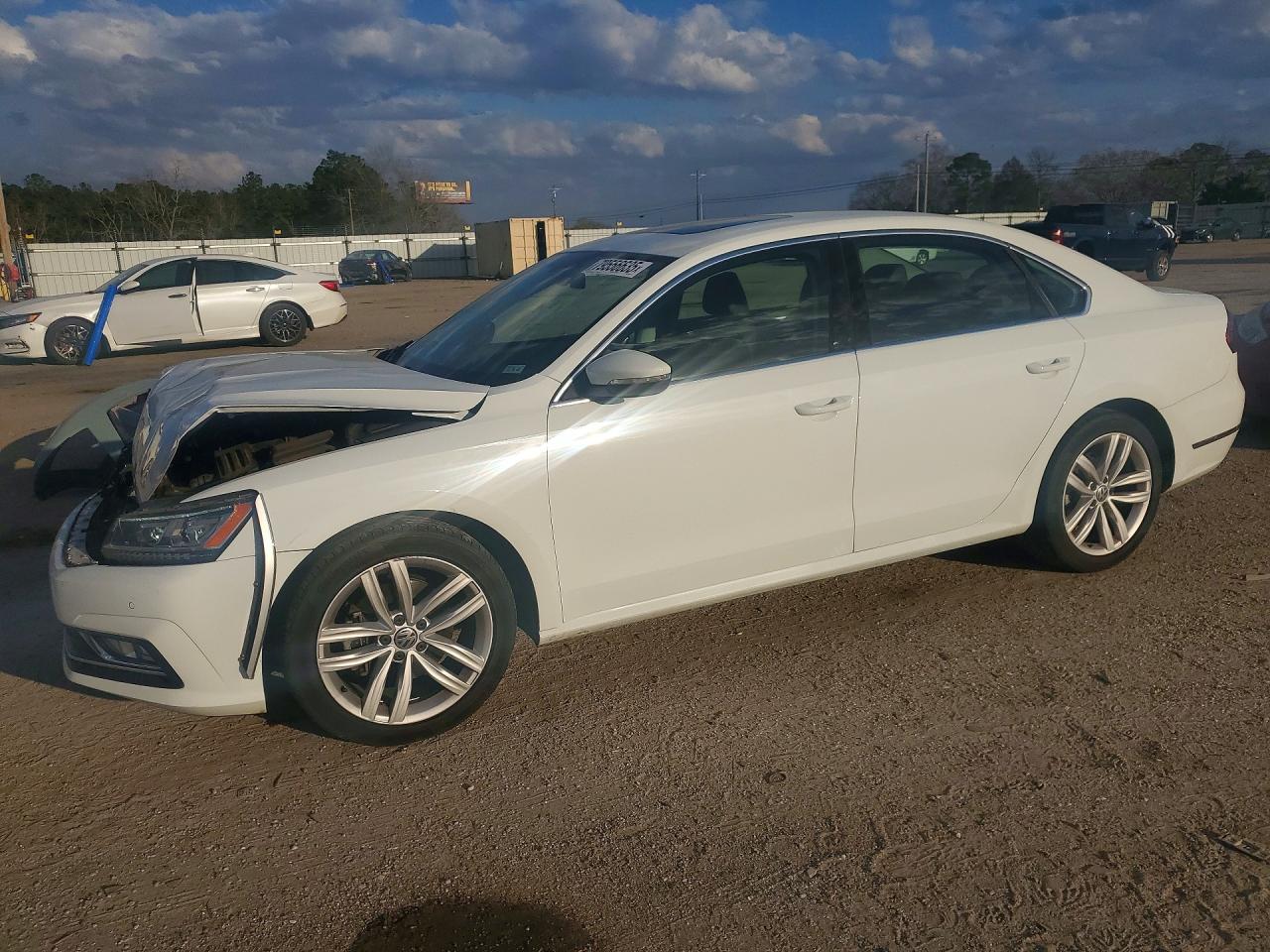 2018 VOLKSWAGEN PASSAT