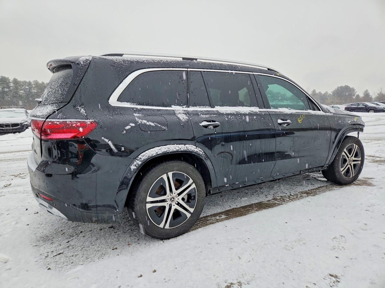 2024 MERCEDES-BENZ GLS 450 4MATIC photo 3
