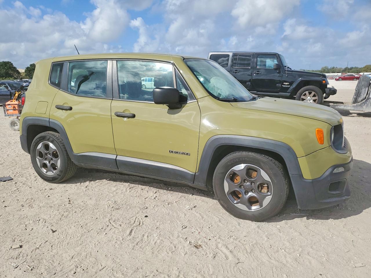 2015 JEEP RENEGADE SPORT photo 4