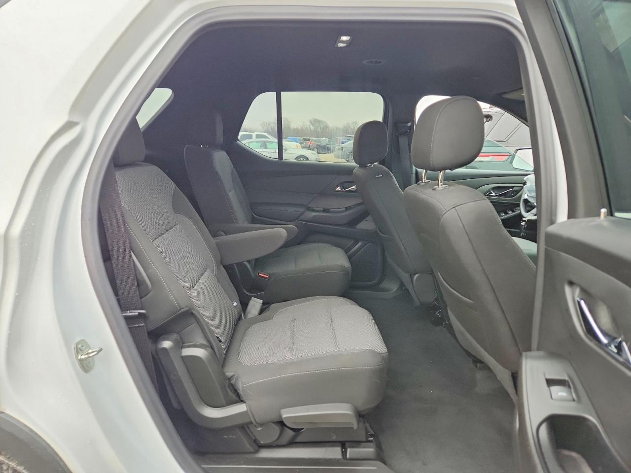 2023 CHEVROLET TRAVERSE LT photo 11