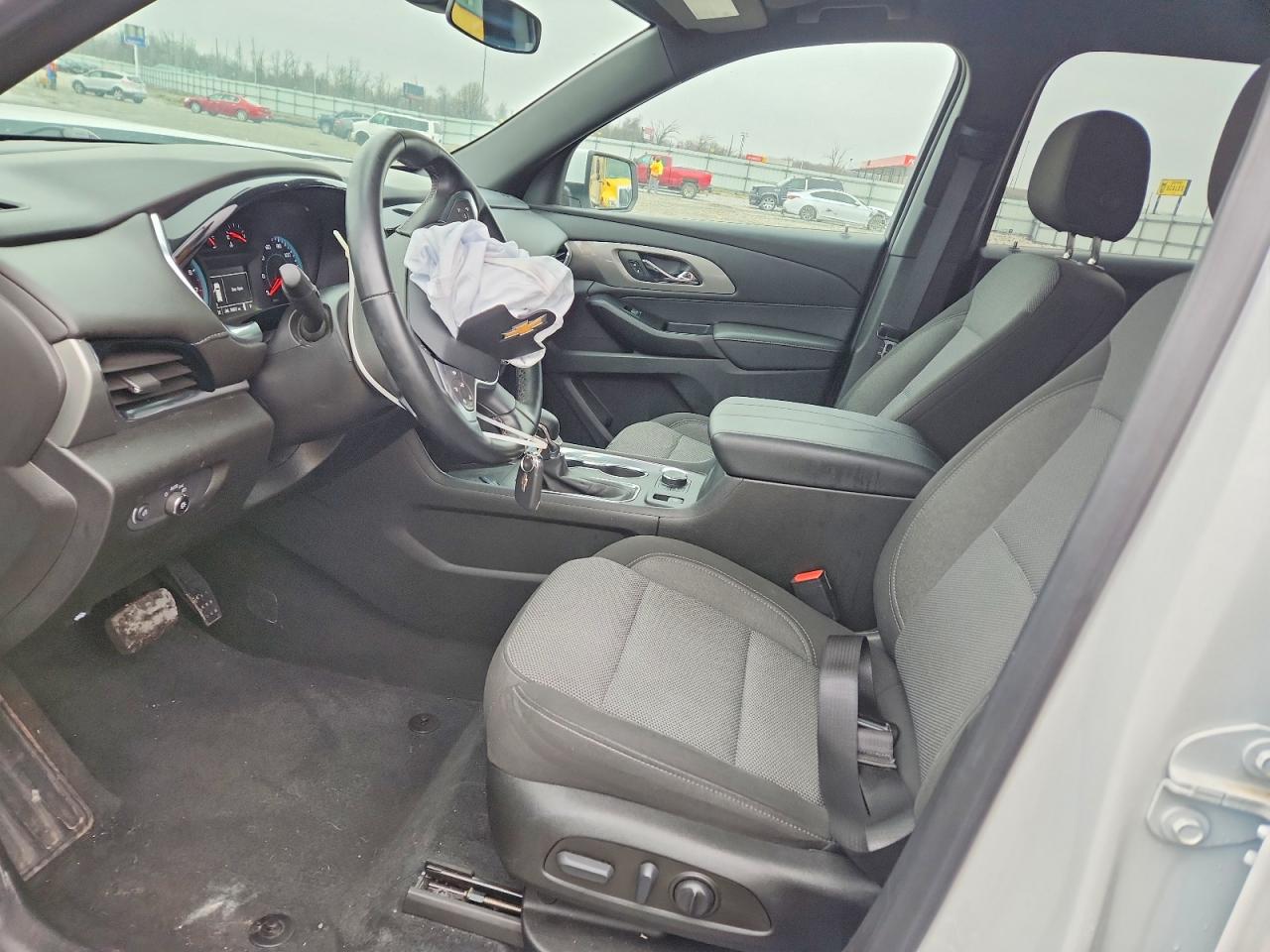 2023 CHEVROLET TRAVERSE LT photo 7