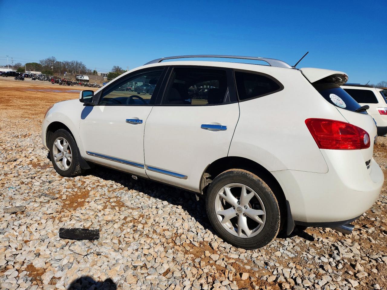 2011 NISSAN ROGUE S photo 2