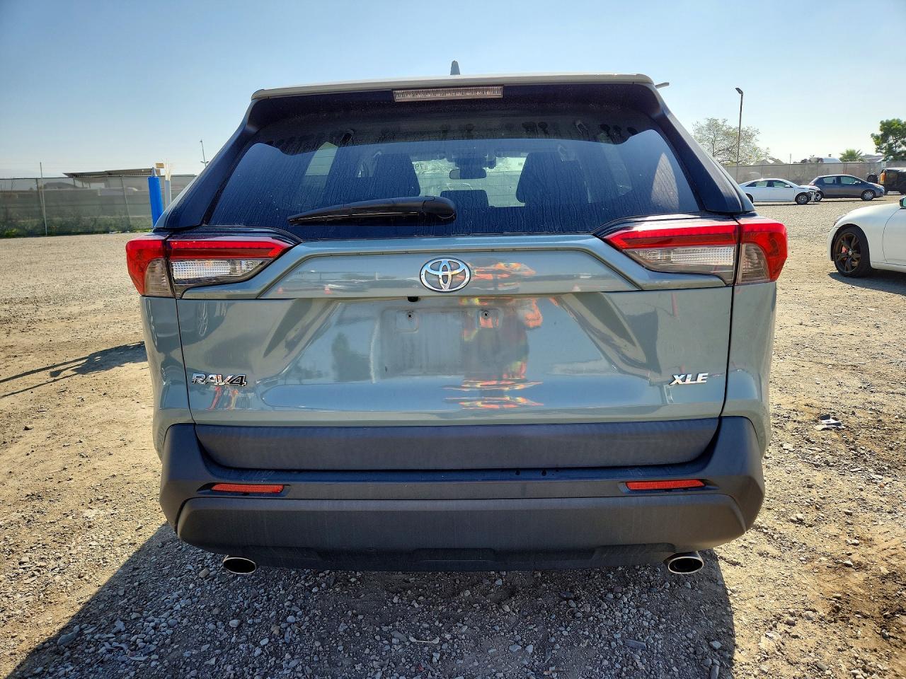 2021 TOYOTA RAV4 XLE photo 11