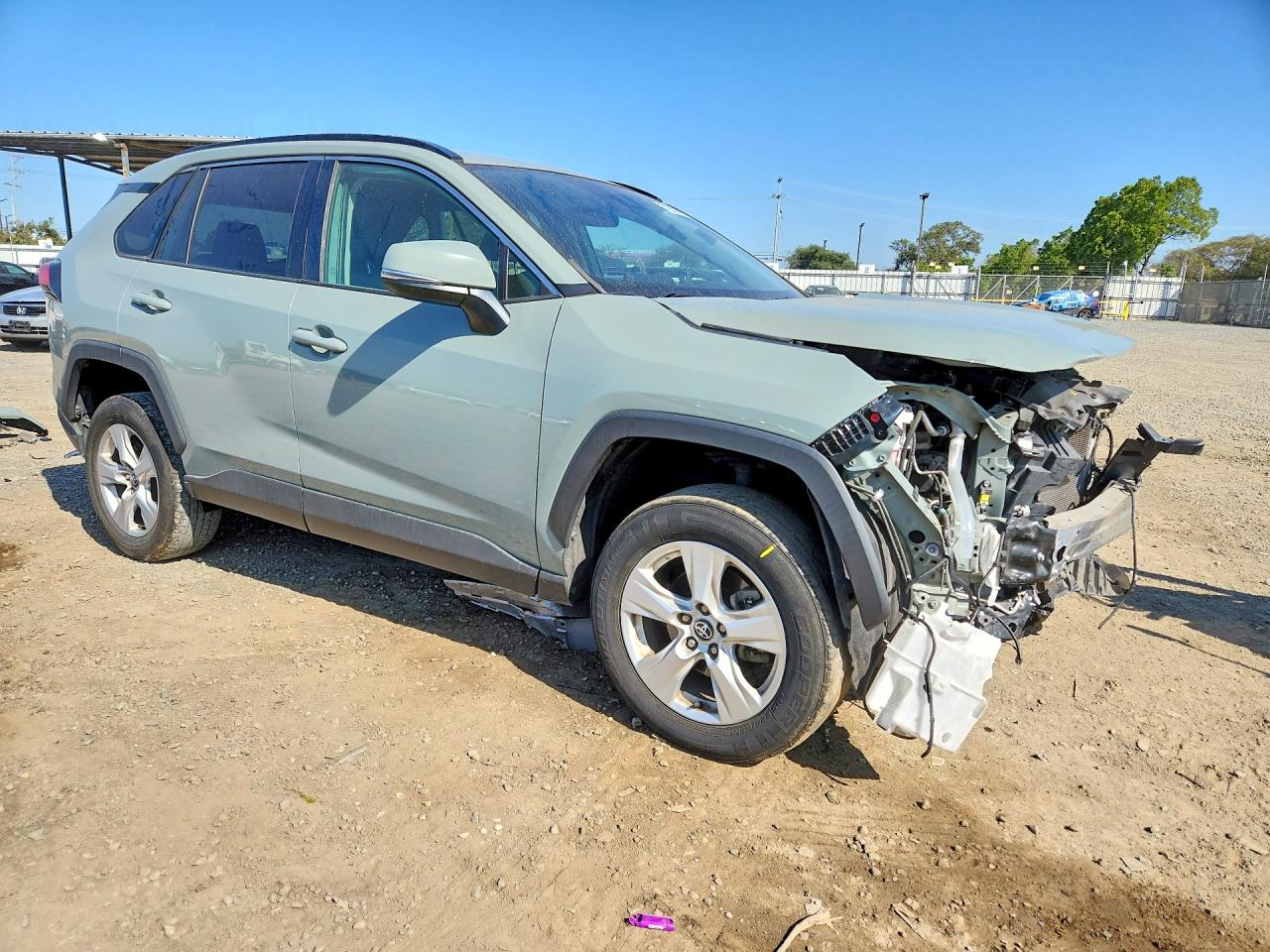2021 TOYOTA RAV4 XLE photo 7