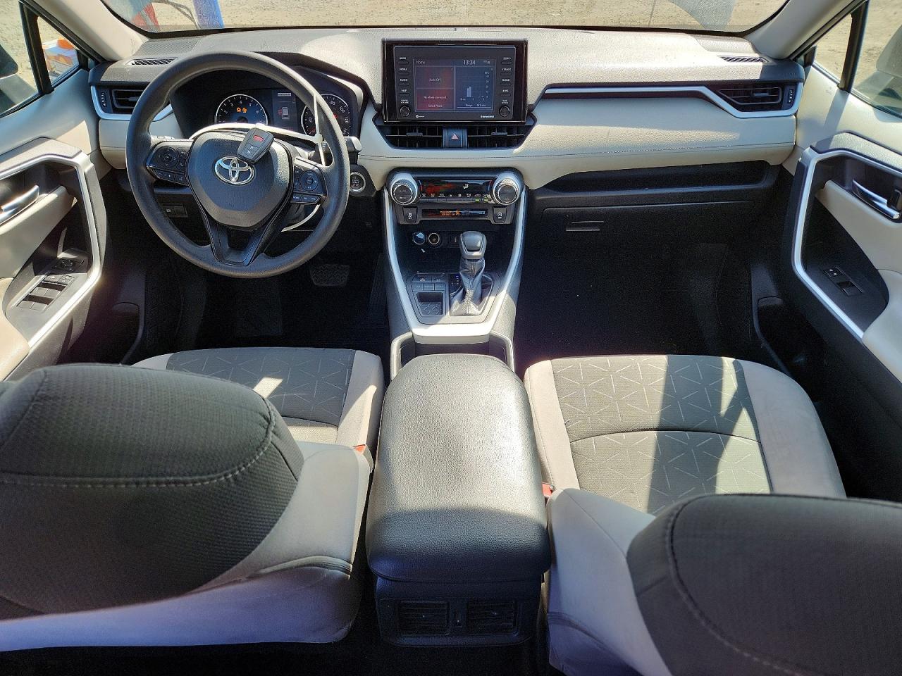 2021 TOYOTA RAV4 XLE photo 15