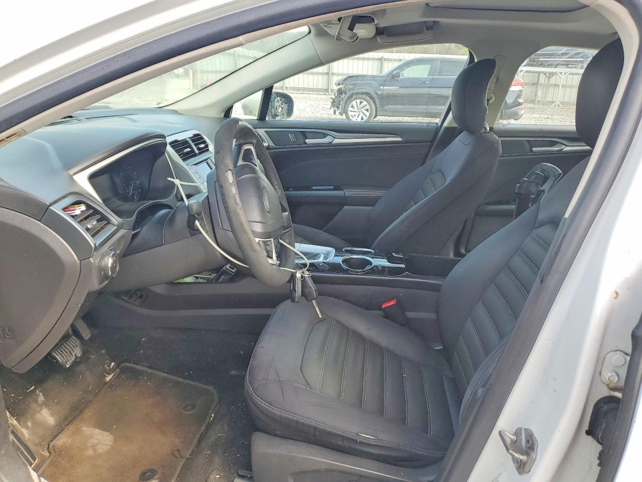 2014 FORD FUSION photo 13