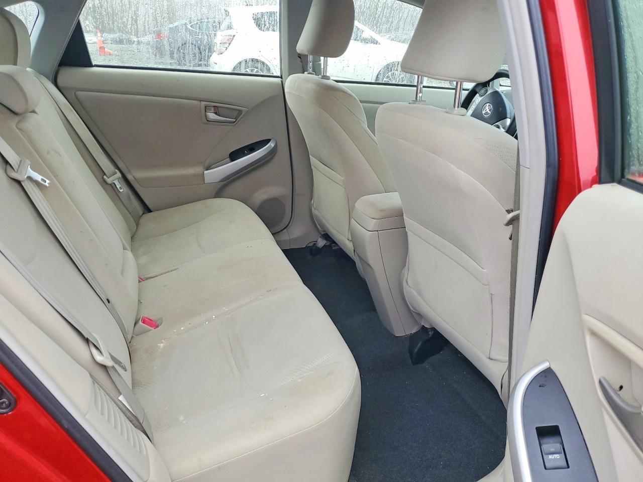 2013 TOYOTA PRIUS TWO photo 19