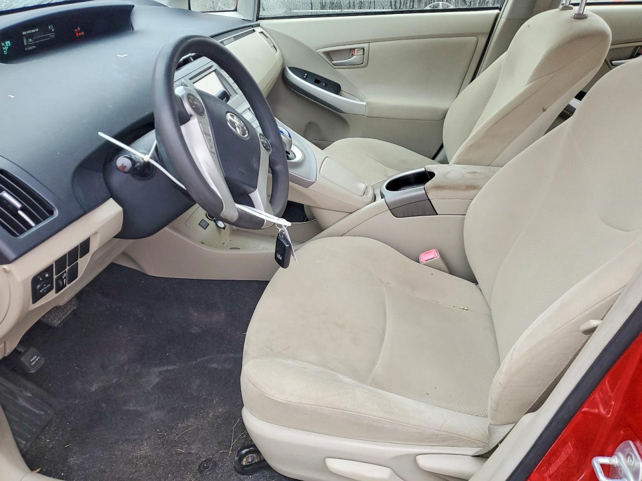 2013 TOYOTA PRIUS TWO photo 13