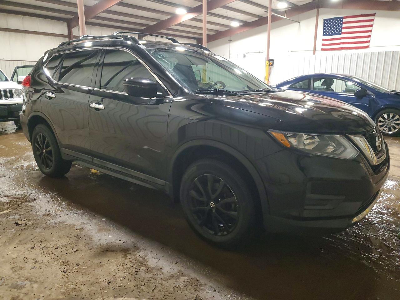 2017 NISSAN ROGUE SV photo 4