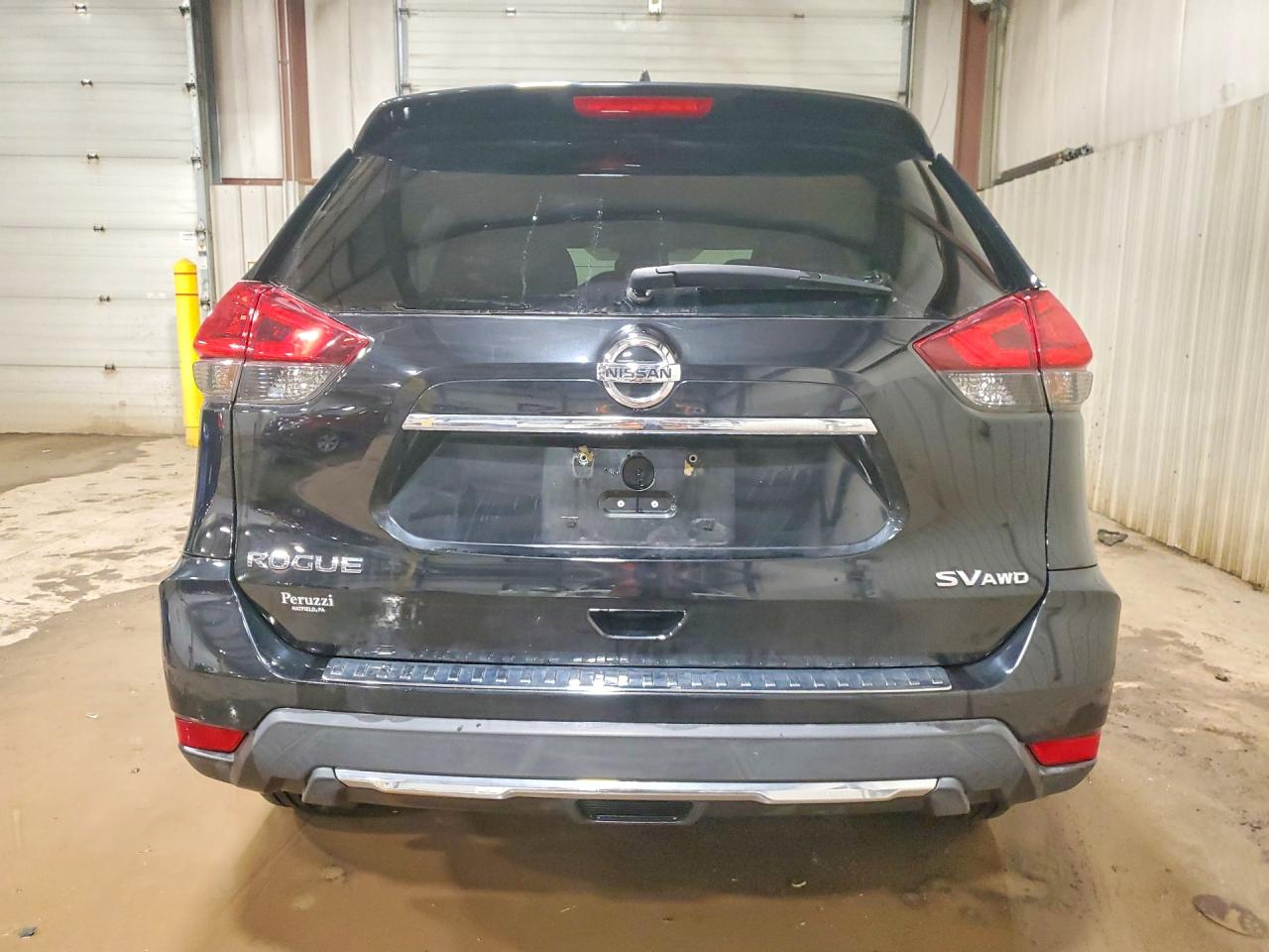 2017 NISSAN ROGUE SV photo 6
