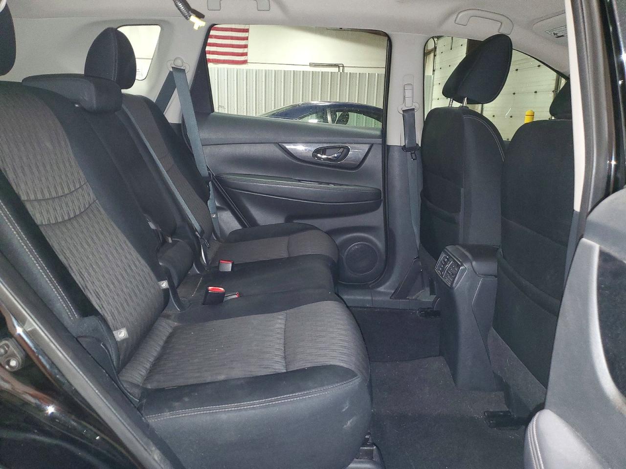 2017 NISSAN ROGUE SV photo 10
