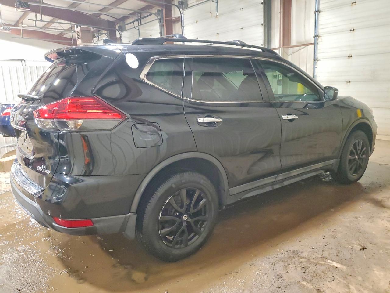 2017 NISSAN ROGUE SV photo 3
