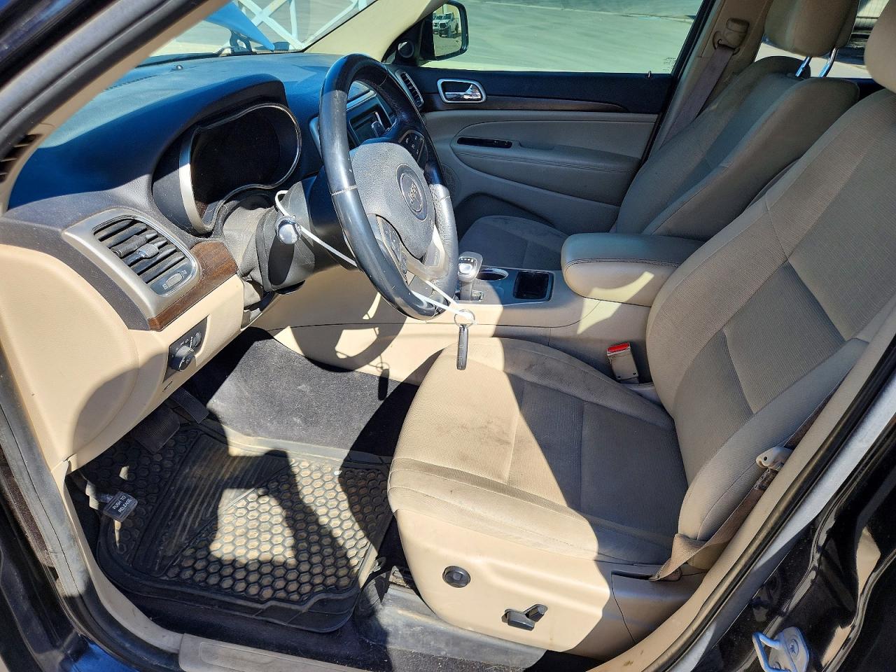 2015 JEEP GRAND CHEROKEE LAREDO photo 19