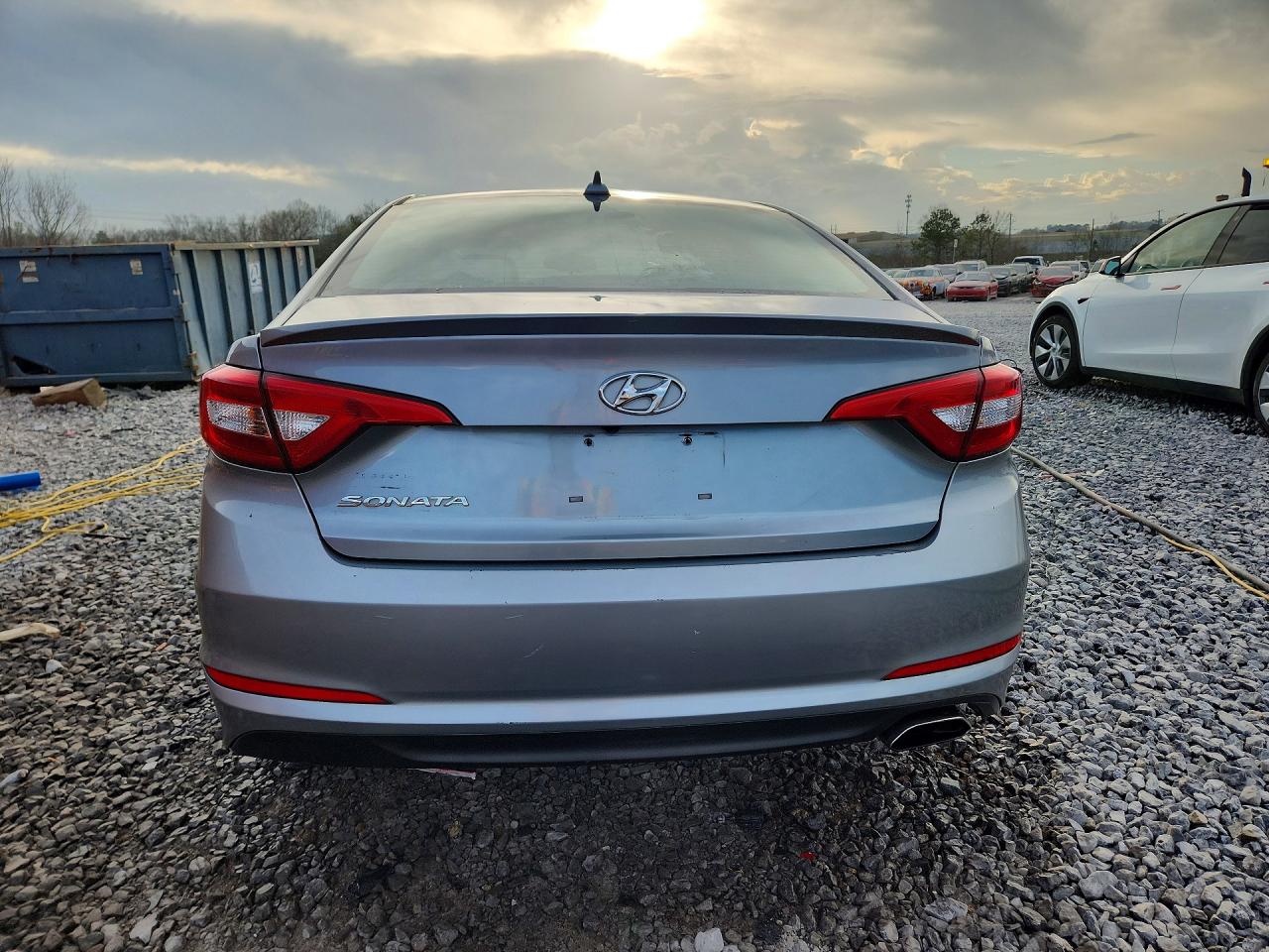 2017 HYUNDAI SONATA SE photo 6