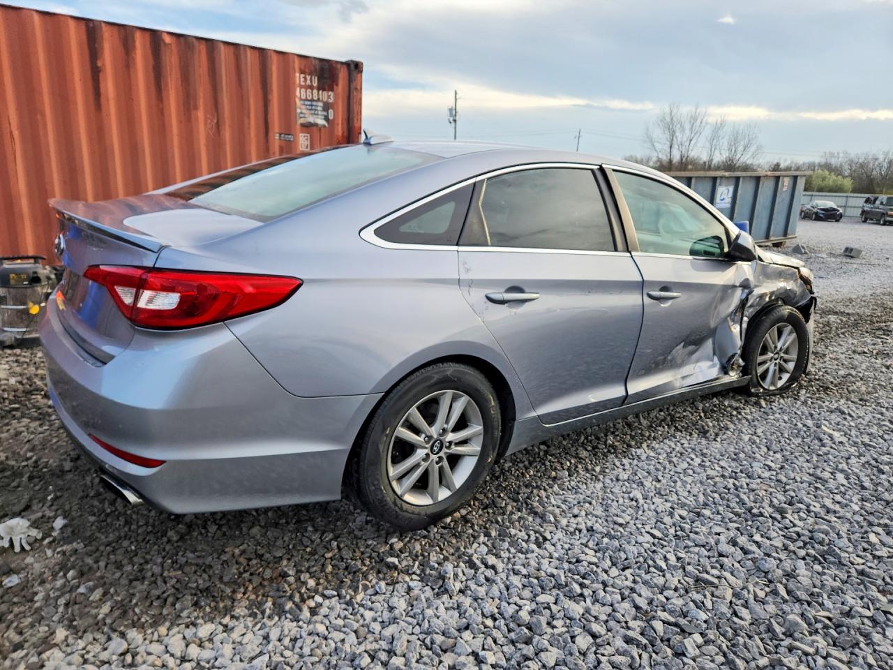 2017 HYUNDAI SONATA SE photo 3