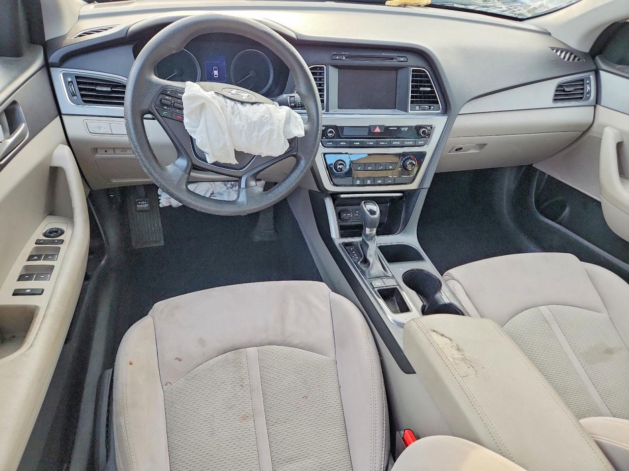 2017 HYUNDAI SONATA SE photo 8