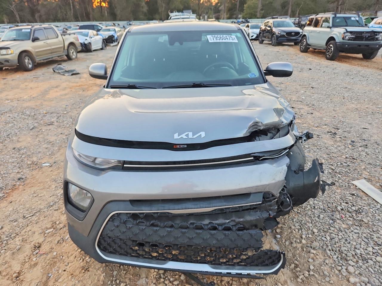 2022 KIA SOUL LX photo 9