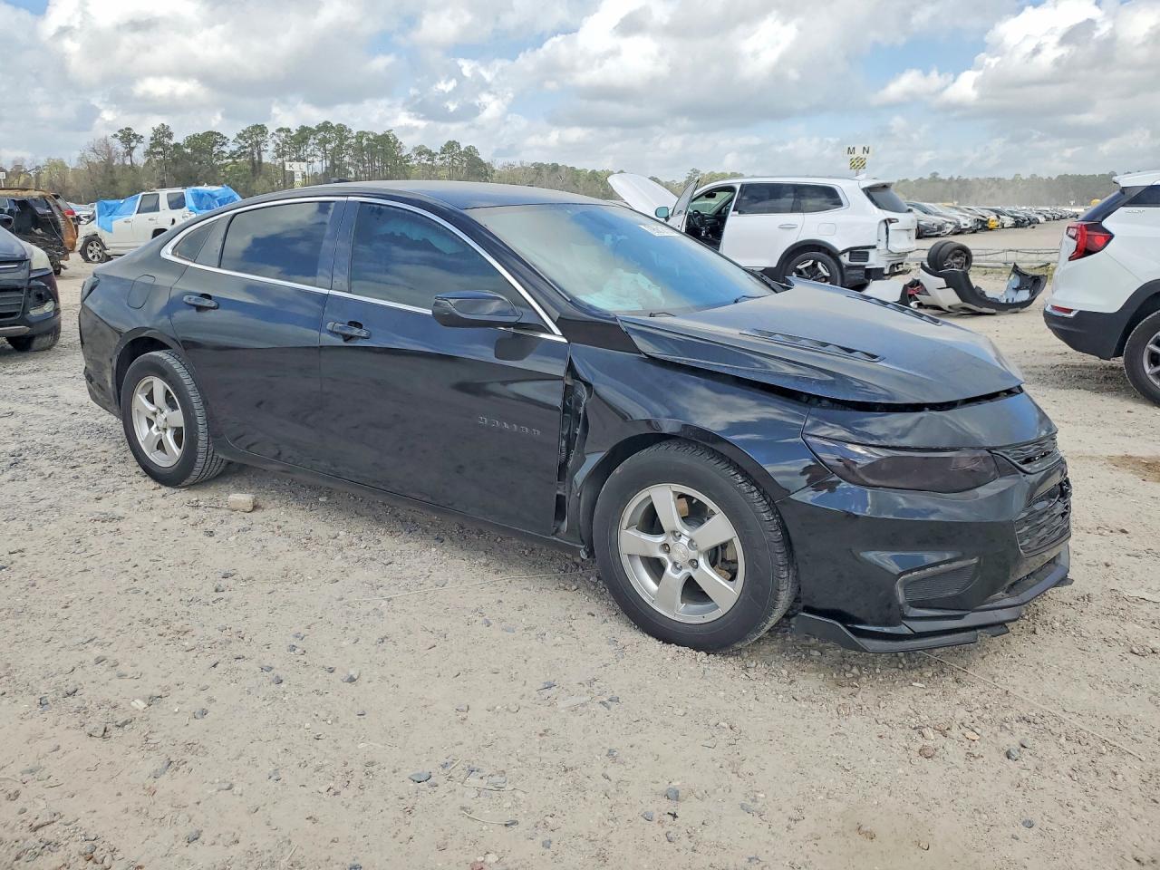 2018 CHEVROLET MALIBU LT photo 4