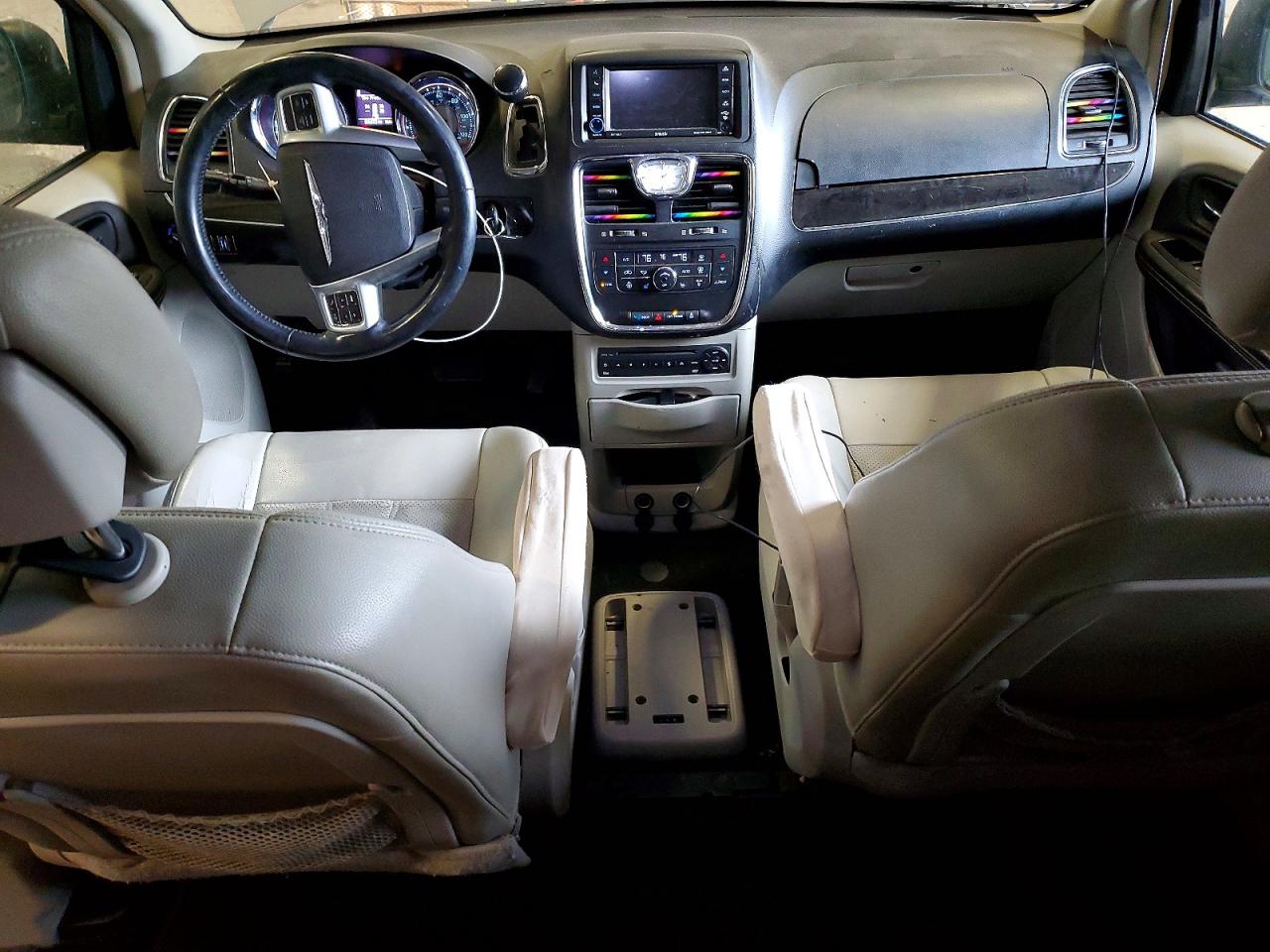 2013 CHRYSLER TOWN & COUNTRY TOURING L photo 15