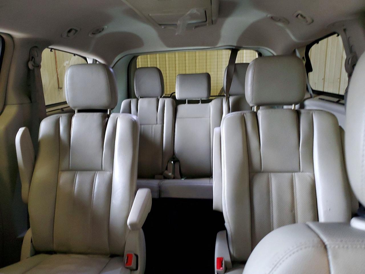 2013 CHRYSLER TOWN & COUNTRY TOURING L photo 19