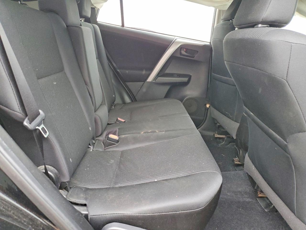 2018 TOYOTA RAV4 LE photo 10