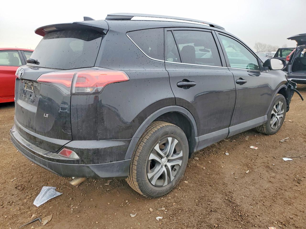 2018 TOYOTA RAV4 LE photo 3