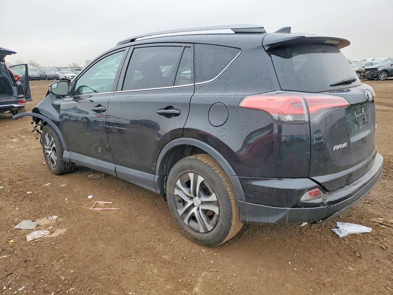 2018 TOYOTA RAV4 LE photo 2