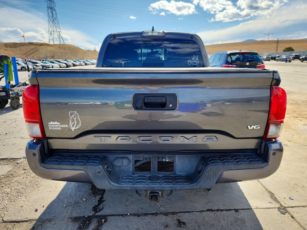 2017 TOYOTA TACOMA TRD OFF-ROAD photo 6