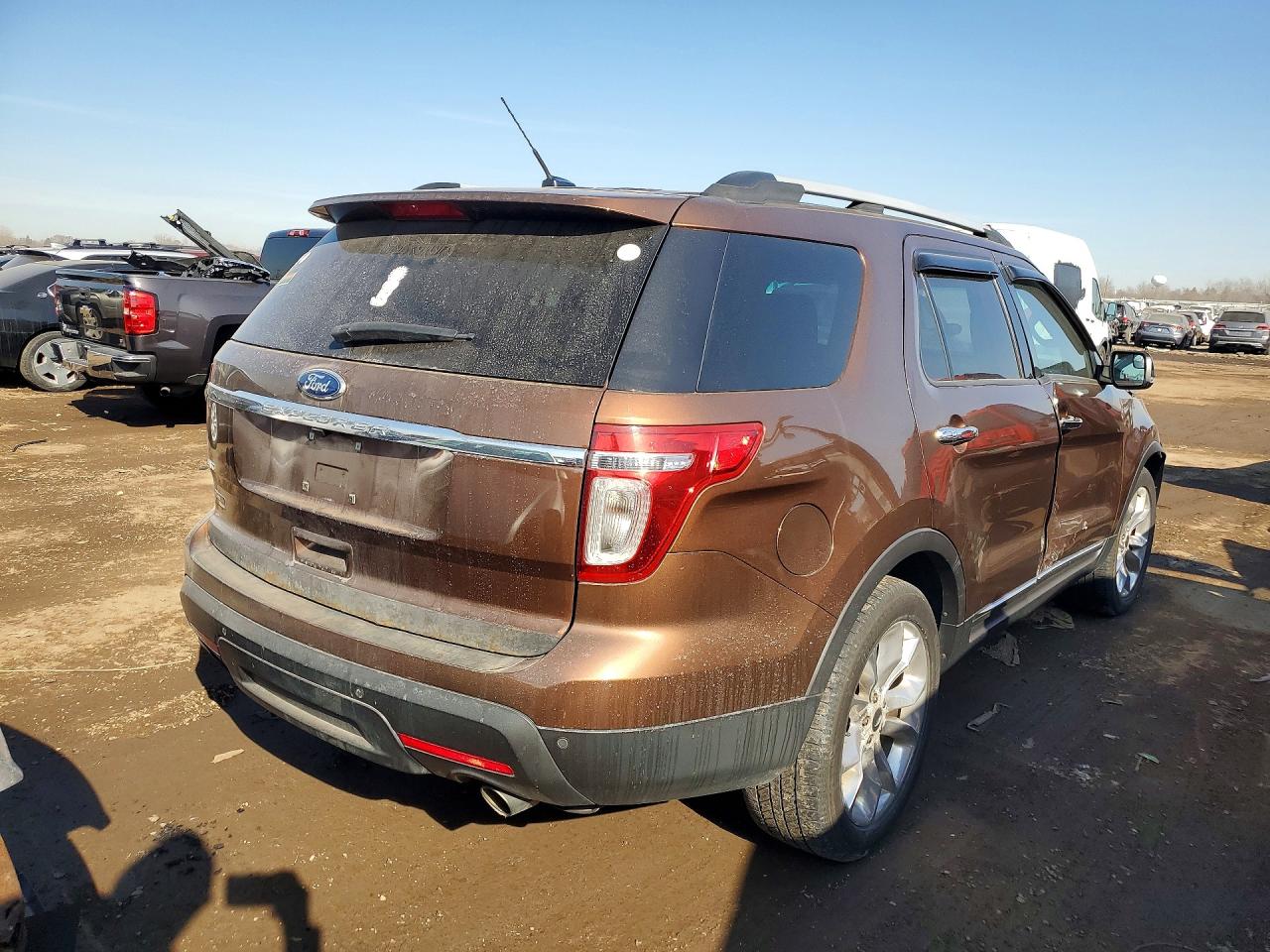 2011 FORD EXPLORER XLT photo 3