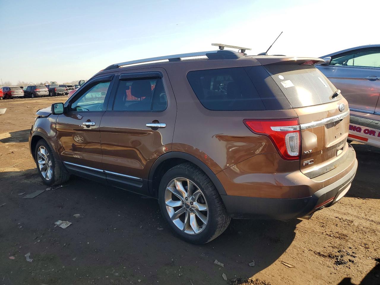 2011 FORD EXPLORER XLT photo 2