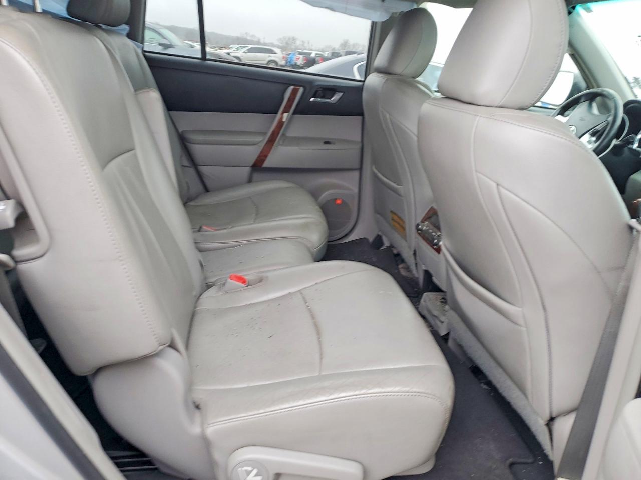 2011 TOYOTA HIGHLANDER LIMITED photo 11