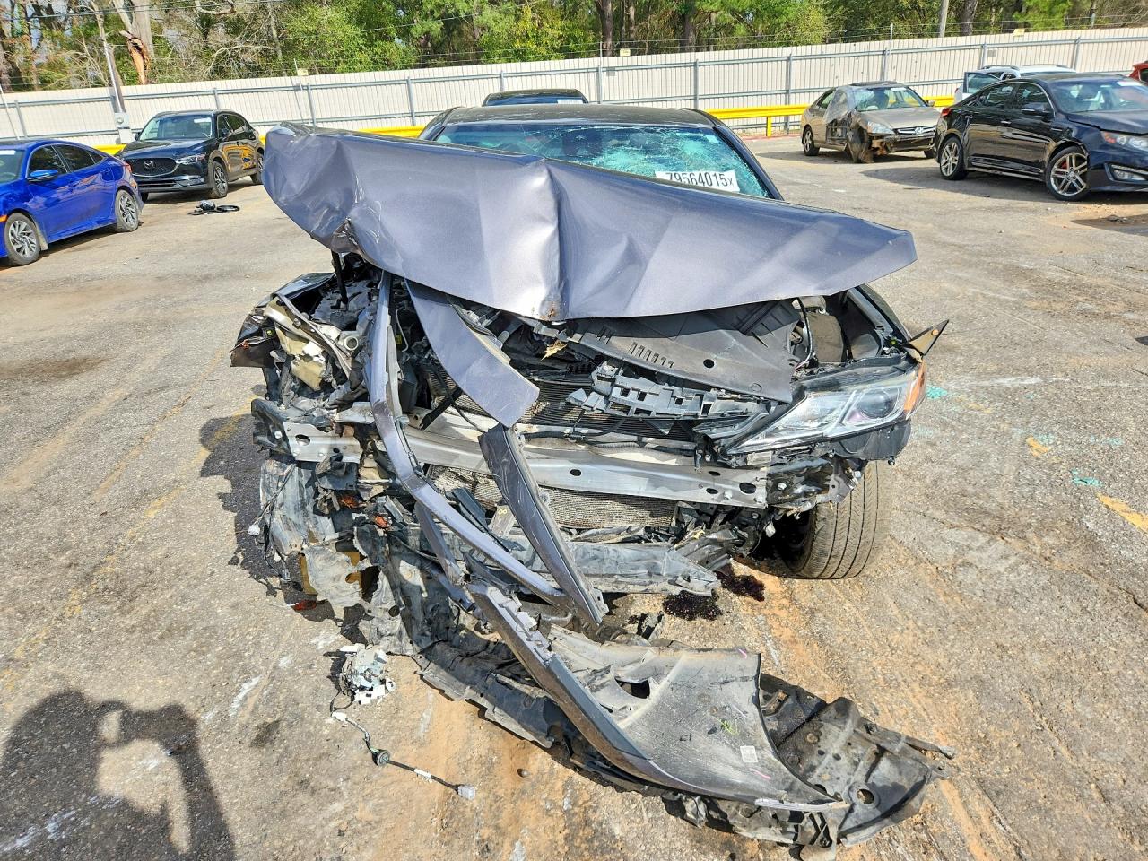 2020 TOYOTA CAMRY SE photo 9