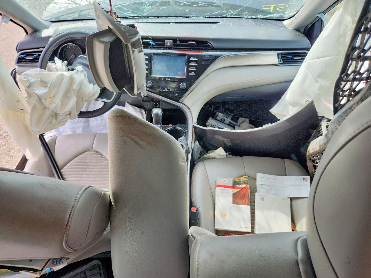2020 TOYOTA CAMRY SE photo 15