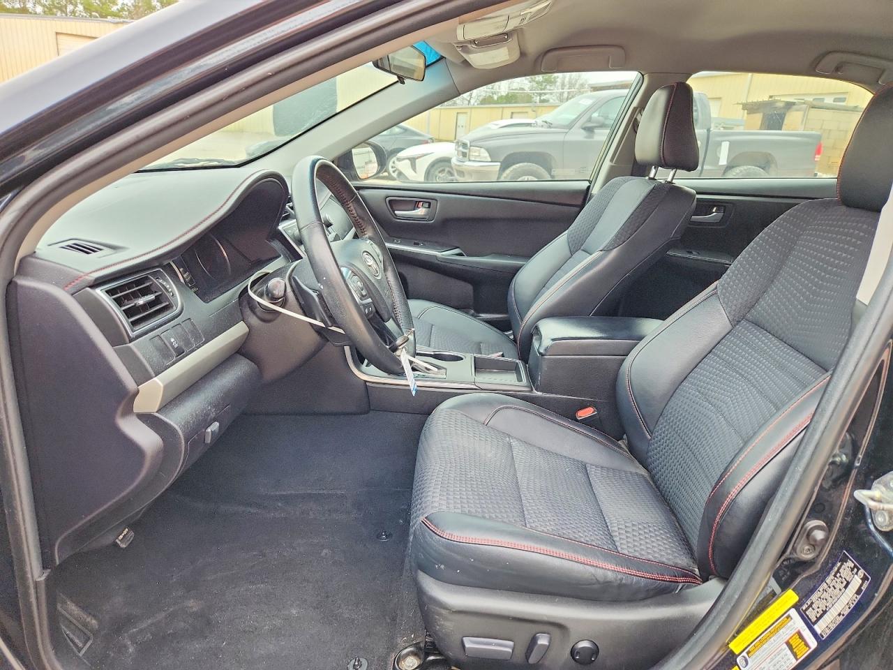 2015 TOYOTA CAMRY SE photo 7