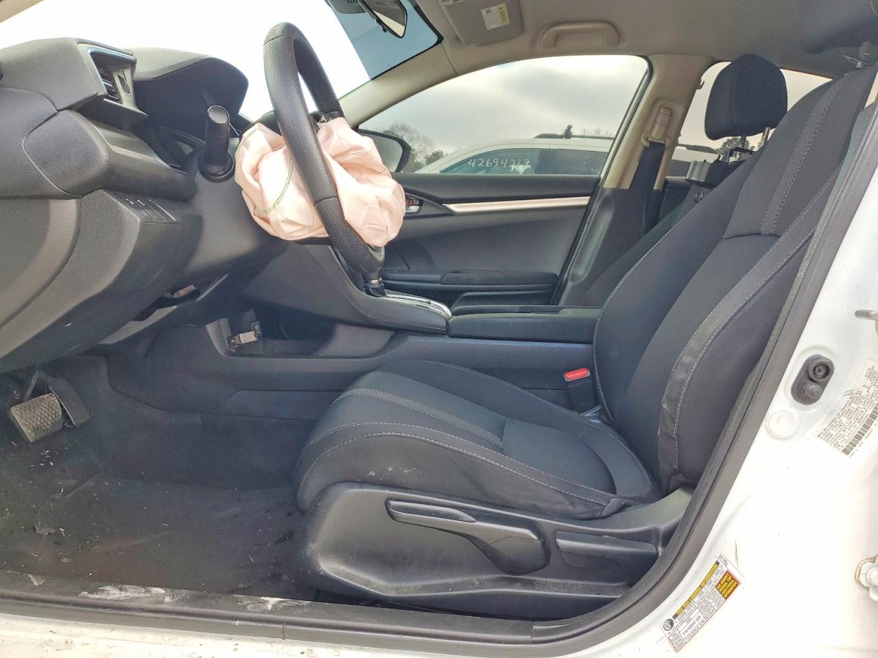 2020 HONDA CIVIC LX photo 19