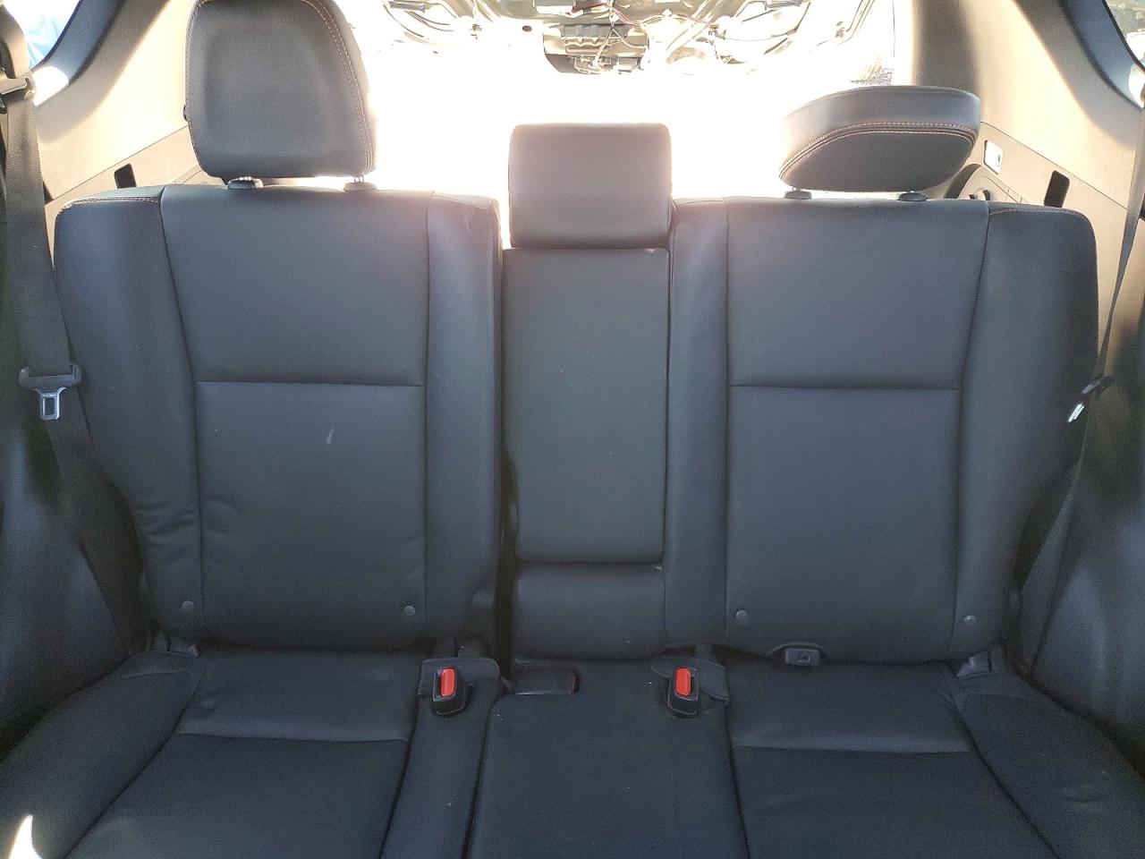 2016 TOYOTA RAV4 SE photo 28