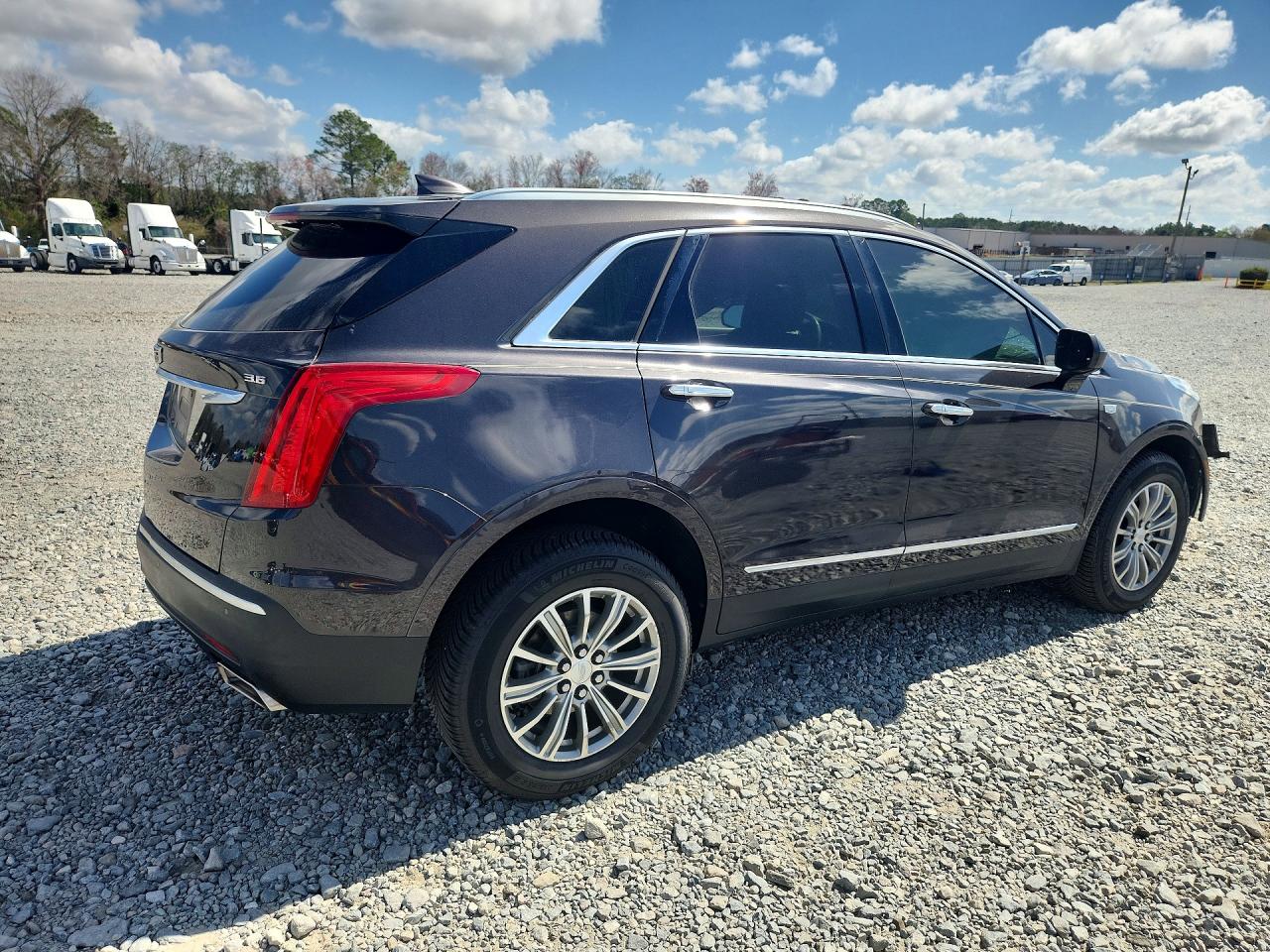 2018 CADILLAC XT5 LUXURY photo 3