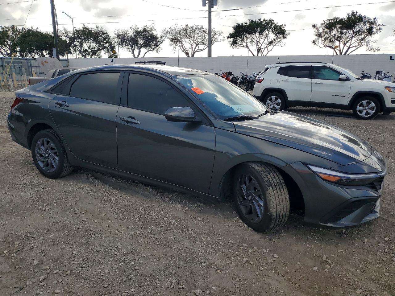 2024 HYUNDAI ELANTRA SEL photo 7