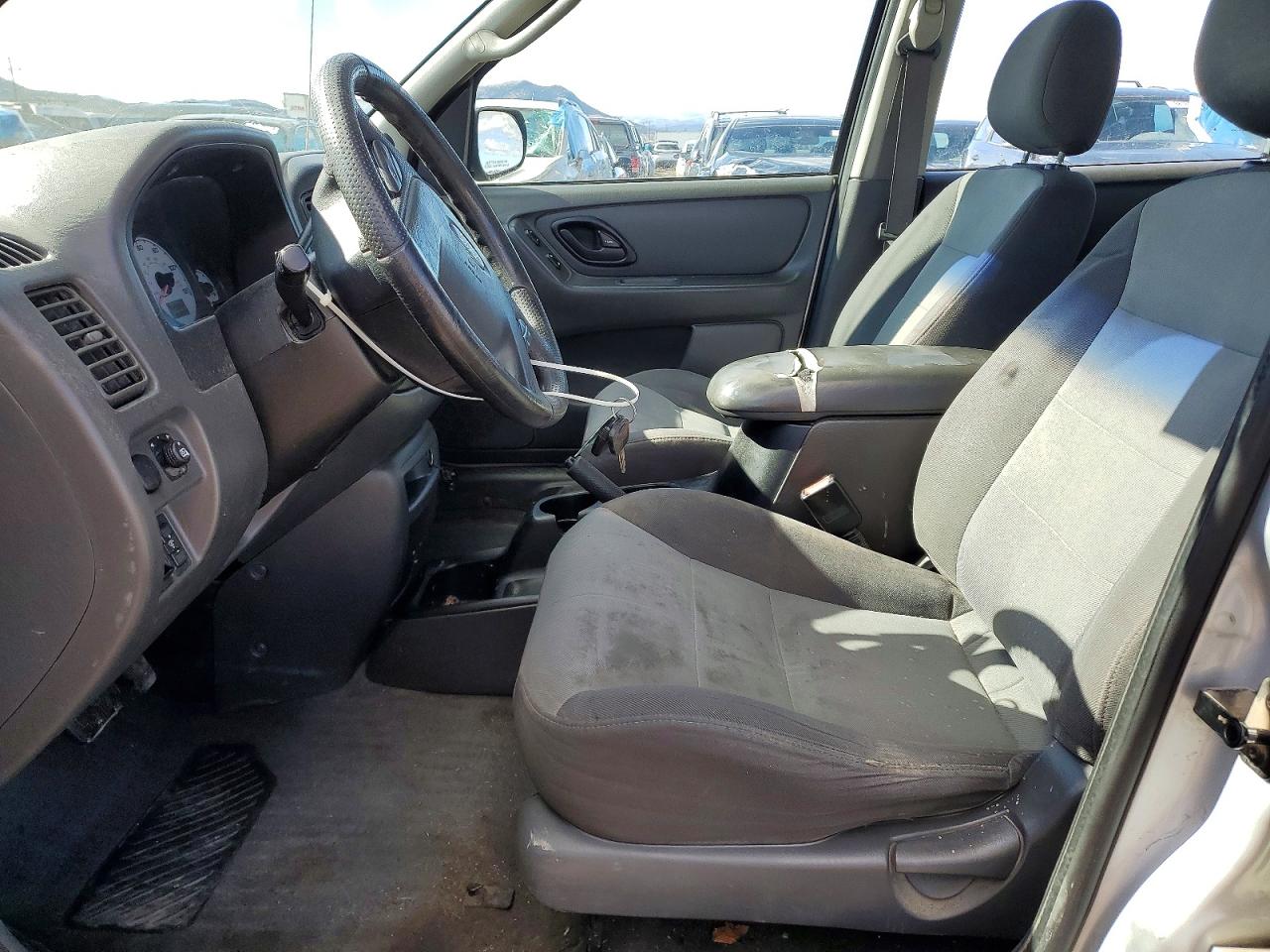 2004 FORD ESCAPE XLS photo 13
