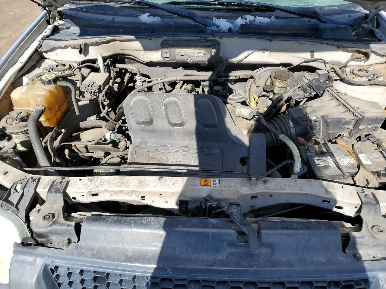 2004 FORD ESCAPE XLS photo 21