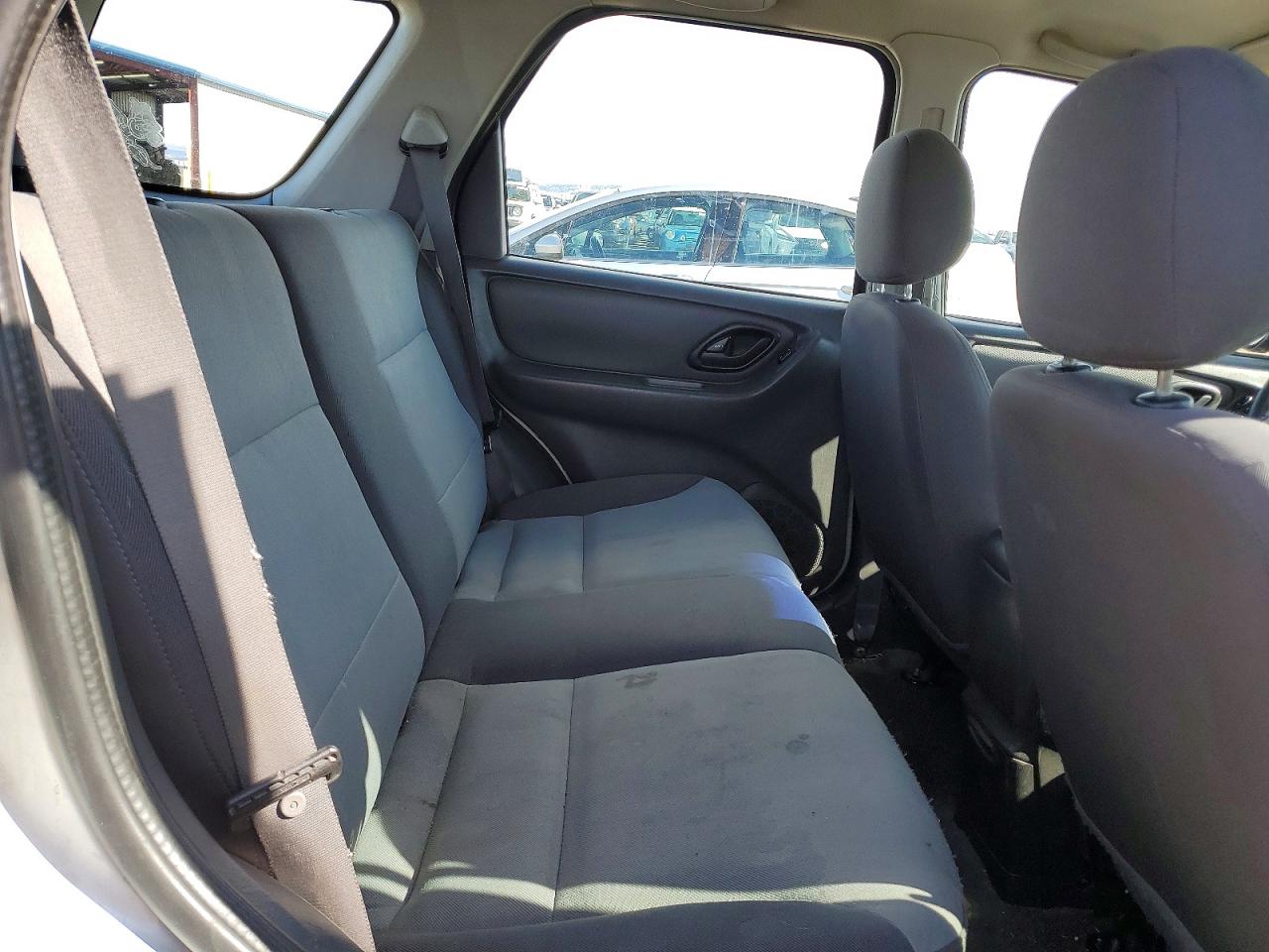 2004 FORD ESCAPE XLS photo 19