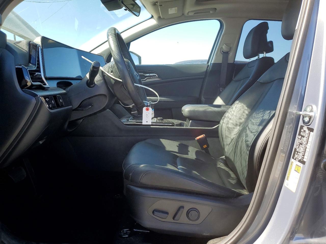 2025 KIA SPORTAGE photo 7