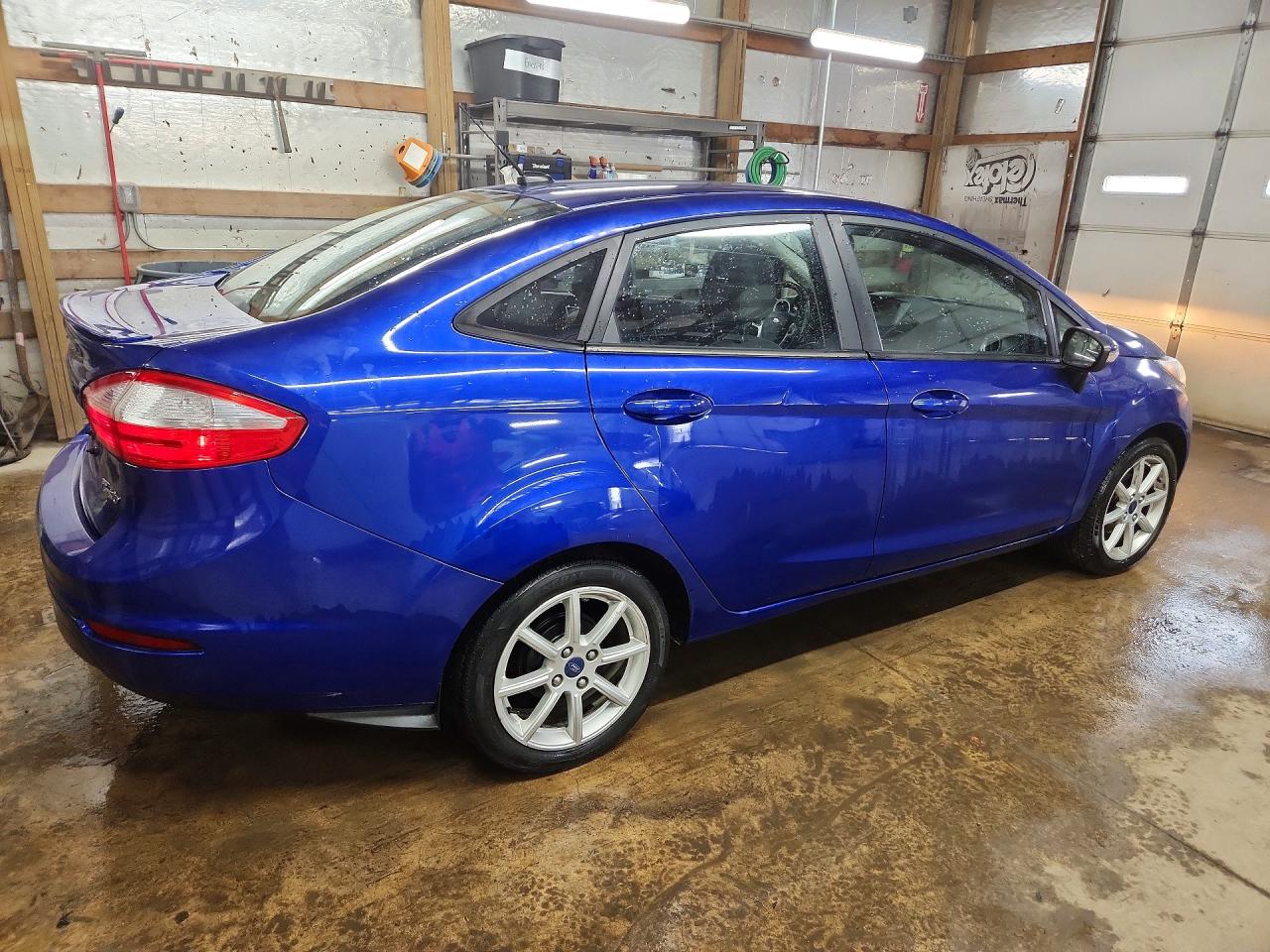2015 FORD FIESTA SE photo 5