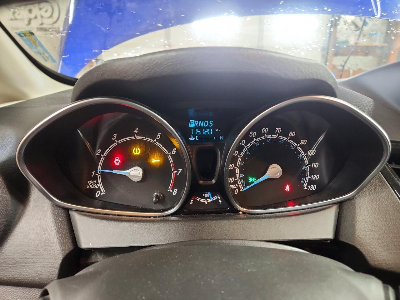 2015 FORD FIESTA SE photo 17