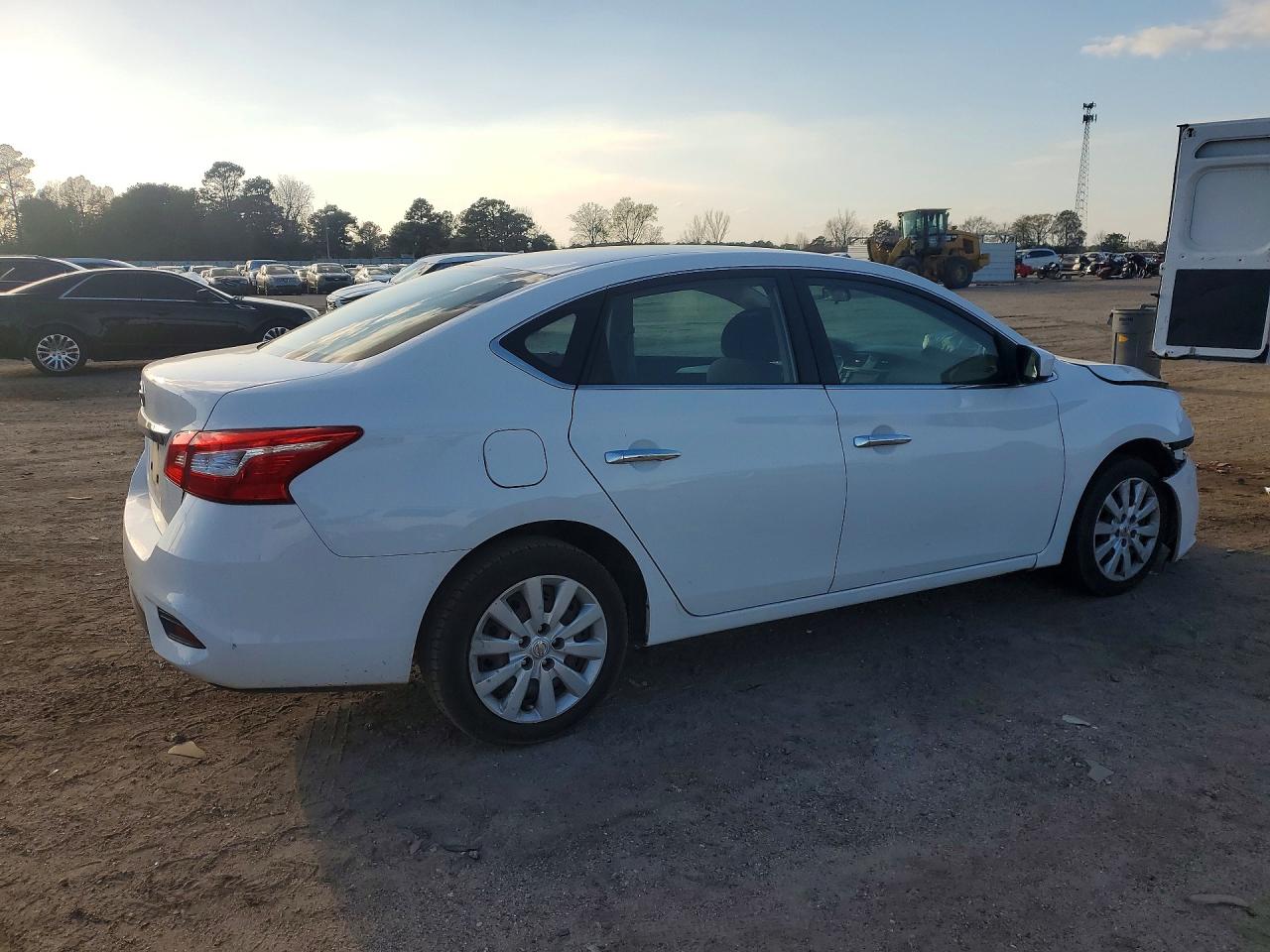 2019 NISSAN SENTRA S photo 3
