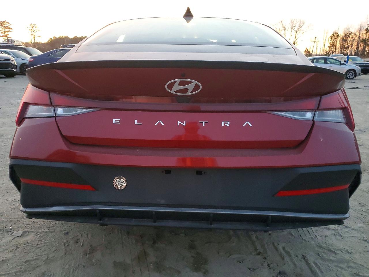 2025 HYUNDAI ELANTRA SEL SPORT photo 6